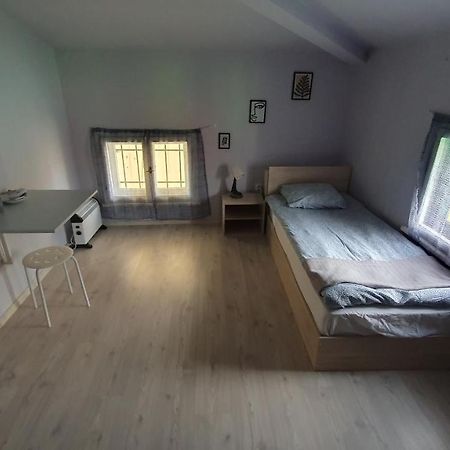 Стаи За Гости Sun House Apartman Várna Kültér fotó