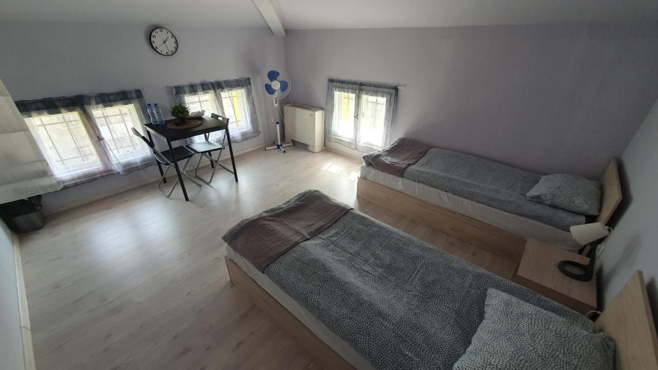 Стаи За Гости Sun House Apartman Várna Kültér fotó