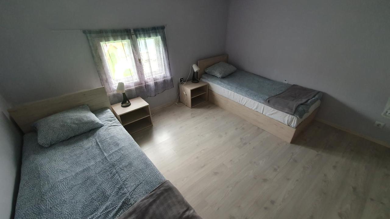 Стаи За Гости Sun House Apartman Várna Kültér fotó