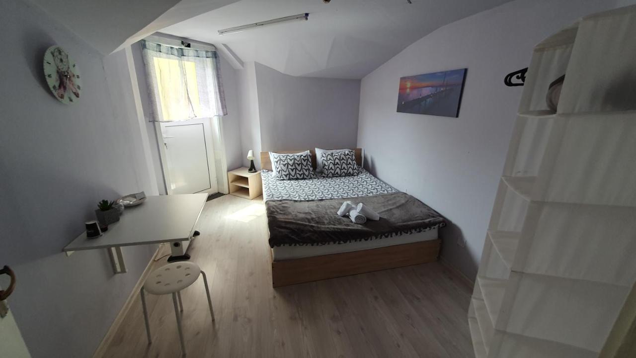Стаи За Гости Sun House Apartman Várna Kültér fotó