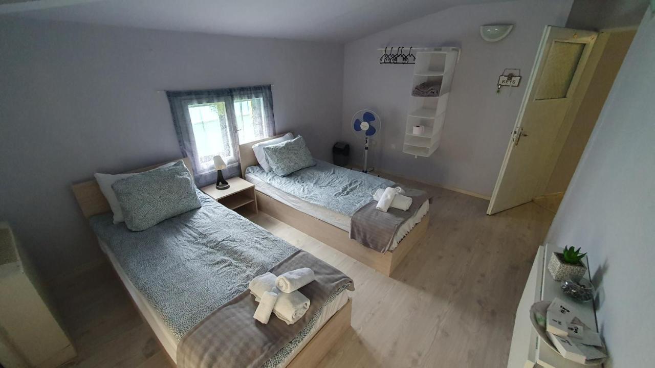 Стаи За Гости Sun House Apartman Várna Kültér fotó