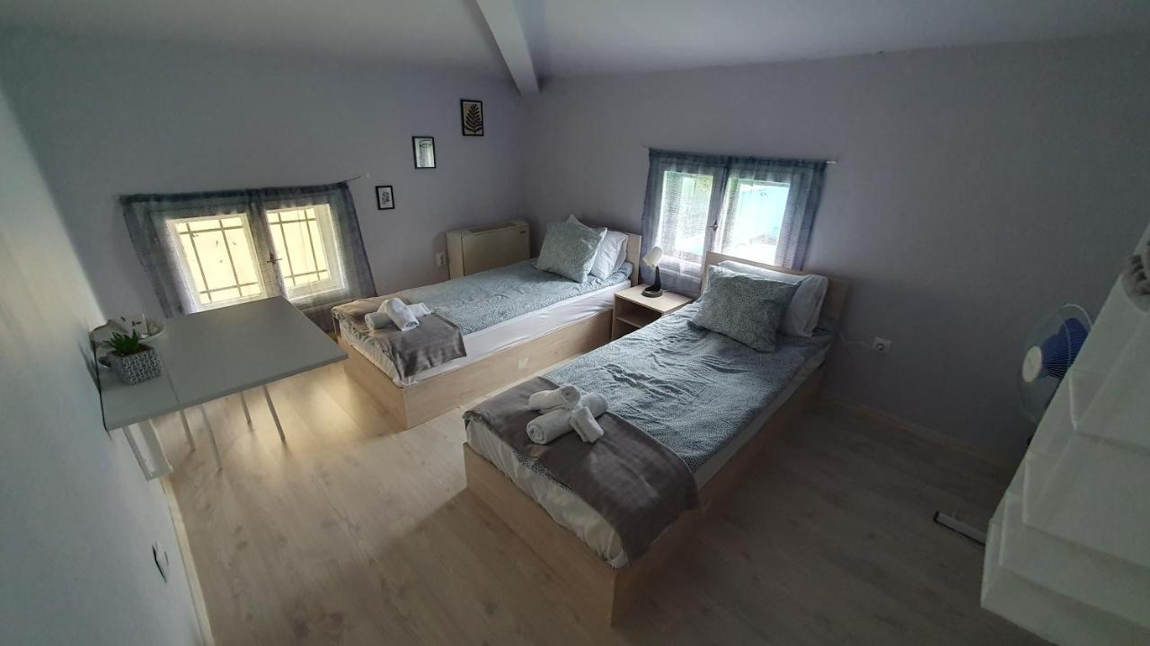 Стаи За Гости Sun House Apartman Várna Kültér fotó