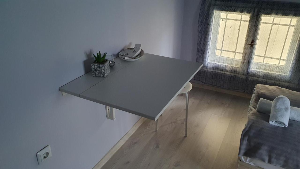 Стаи За Гости Sun House Apartman Várna Kültér fotó